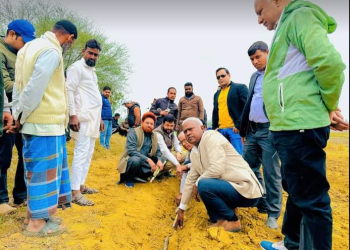 बाँके खजुराको ए गाउँमा व्यवसायिक उखु खेतीको मन्त्री अहिरद्धारा शुभारम्भ