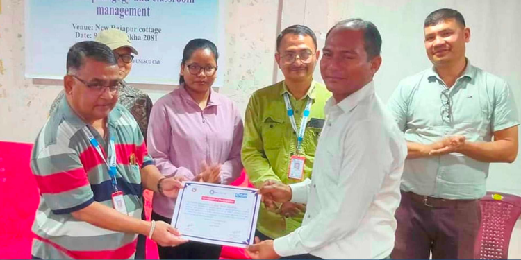 बर्दिया राजापुरका शिक्षक र प्रधान अध्यापकलाई लैङ्गिक अपाङ्गता सम्बन्धि तालिम