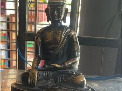बाँके प्रहरीद्धारा प्राचिन बुद्धको मूर्तिसहित तीन जना पक्राउ