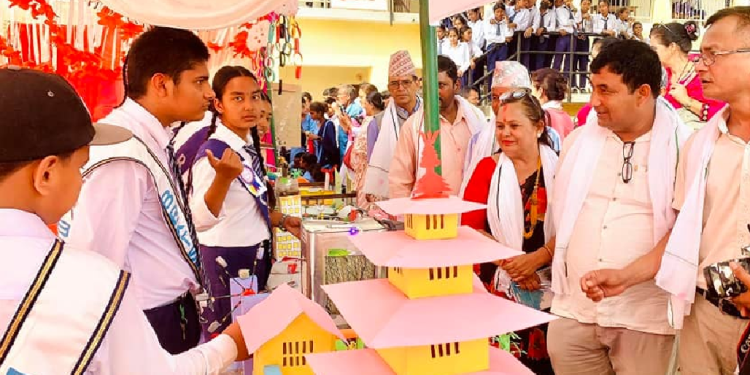 बर्दियाको गुलरियामा विद्यार्थीहरुको शैक्षिक कला प्रदर्शनी