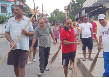 नेपालगञ्ज वडा नं. ९ को सुधार र सरसफाईमा जुट्दै स्थानीयहरु