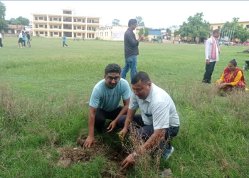 वीपी कोइरालाको ४२औं स्मृति दिवसमा बाँके काँग्रेसद्धारा नेपालगञ्जमा वृक्षारोपण