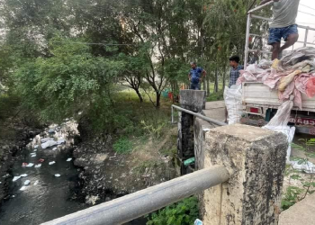 सार्वजनिक स्थानमा फोहर फाल्ने आशिर्वाद पेन्ट्स प्रालिलाई रु १० हजार जरीवाना