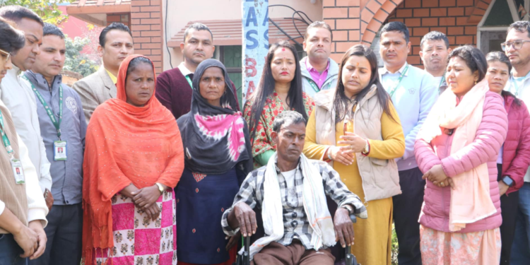 अपांगता भएका व्यक्तिलाई बासद्धारा हिृलचीयर प्रदान