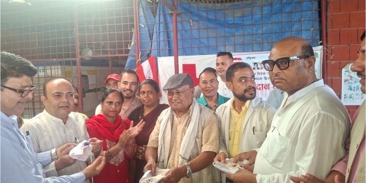 बाँके काँग्रेस तथा स्वास्थ्यकर्मी संघद्धारा नेपालगञ्जमा रक्तदान कार्यक्रमको आयोजना