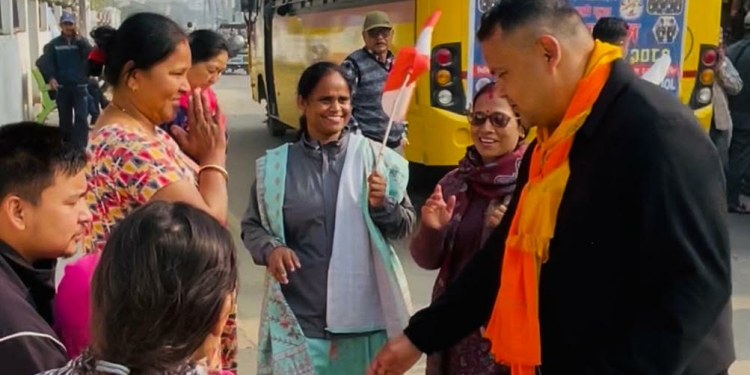 घरदैलो अभियानः मतदाताबाट प्राप्त प्रतिक्रिया र आशिर्वादले कोइराला उत्साहित