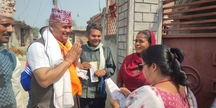 कांग्रेस उम्मेदवार कोइराला आज दिनभर मतदाताकै घर-दैलोमा ब्यस्त